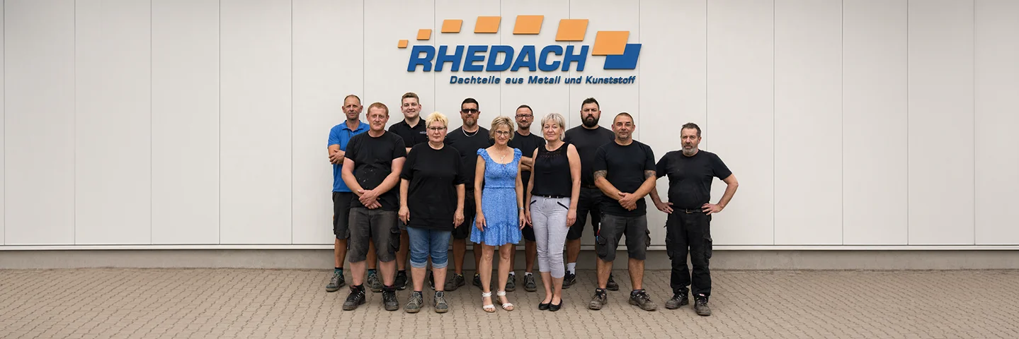 Gruppenfoto der Rhedach Mitarbeiter in Neugattersleben